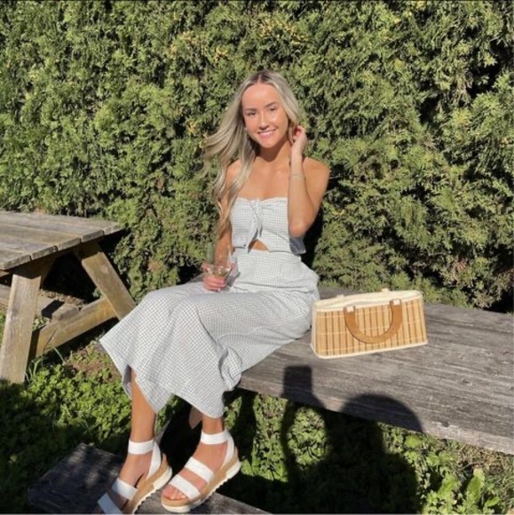 Meet your Posher, Jade - Picture 1 of 1